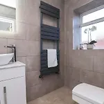 The Four Views וויטבי