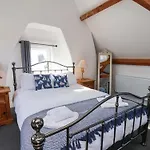 The Four Views * וויטבי